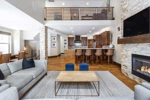 Photo 12 of 853 W BENJAMIN PL