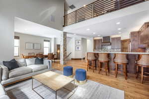 Photo 11 of 853 W BENJAMIN PL