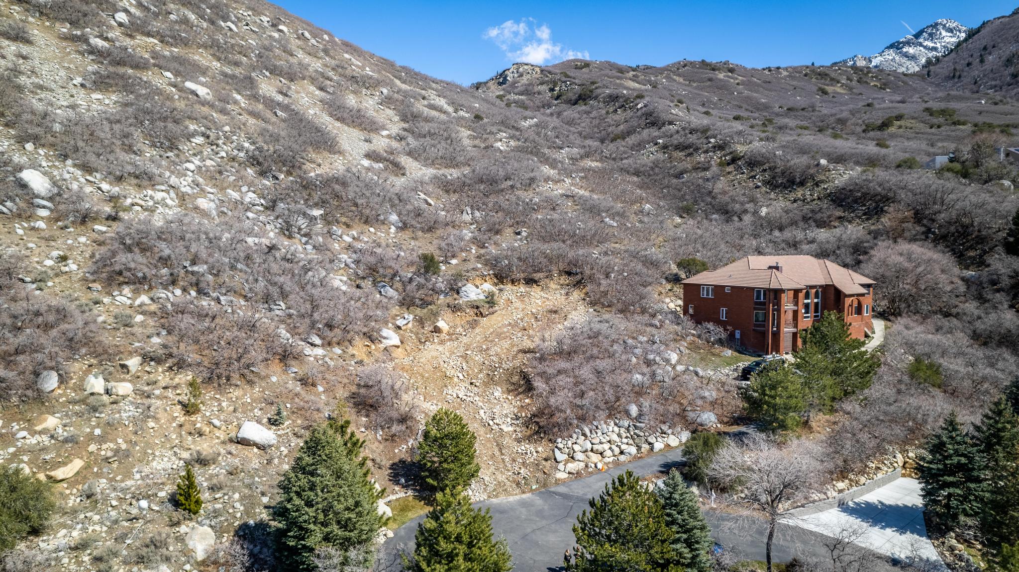 View of mountain feature