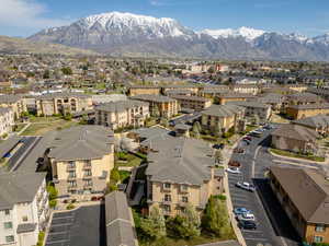 Bird's eye view with a residential view and a mountain view
