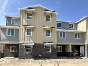 Photo 1 of 215 N MADISON AVE #127