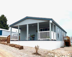 Right front showing back steps