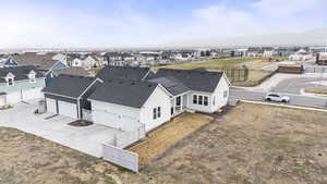 Birds eye view of property featuring a residential view