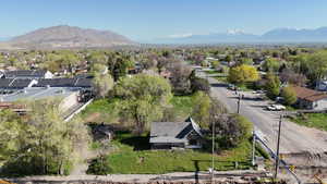 Photo 4 of 208 W MAIN ST