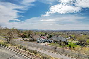 Bird's eye view featuring a mountain view and a residential view