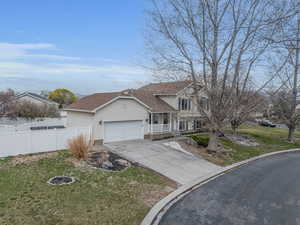 Photo 2 of 122 E TEAL RD