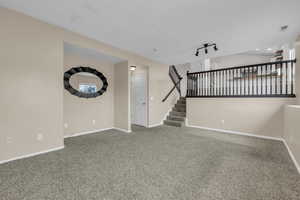 Photo 7 of 122 E TEAL RD