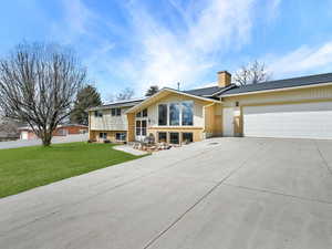 View of front of home.