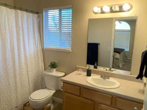 Full primary bathroom