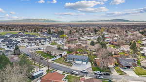 Photo 6 of 1567  HEATHER DR