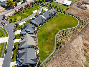 Birds eye view of property featuring a residential view