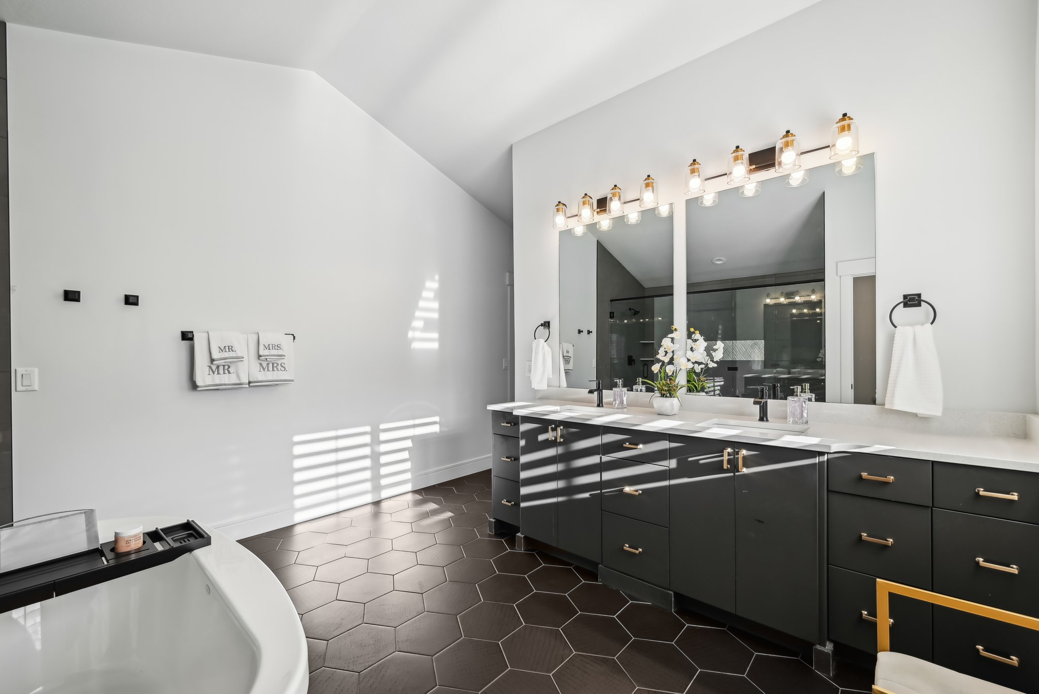 Primary double vanity with tons of storage