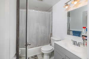 Unit 3 or 4: Full Bathroom