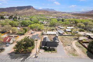 Drone / aerial view featuring a mountain view