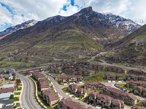 Aerial view featuring a residential view and a mountain view