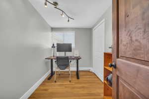 Photo 18 of 805 N BROOKSHIRE DR