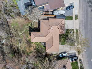Photo 4 of 805 N BROOKSHIRE DR