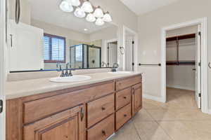 Master bath with dual vanity