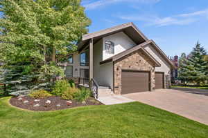 Photo 2 of 872  MARTINGALE LN