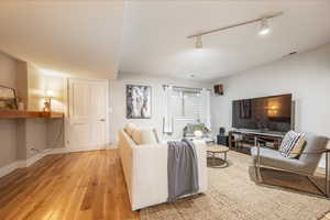 Photo 38 of 872  MARTINGALE LN