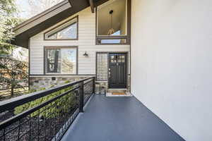 Photo 3 of 872  MARTINGALE LN