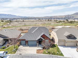 Drone / aerial view featuring a mountain view