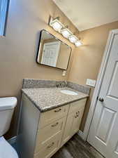 bathroom on primary bedroom