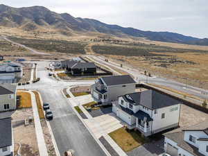 Bird's eye view featuring a mountain view and a residential view