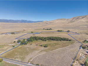 Approximate boundary lines - buyer to confirm all property borders, fence lines, etc.