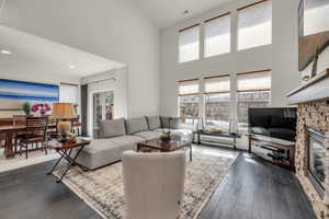 Photo 4 of 865 W BENJAMIN PL