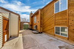 Breezeway/Courtyard