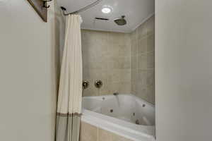 Primary Bathroom Jetted tub/shower