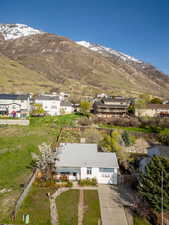 Bird's eye view with a mountain view