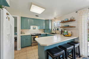 Kitchen bar
