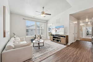 Photo 4 of 1834 W NEWCASTLE LN #304