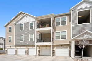 Photo 2 of 1834 W NEWCASTLE LN #304