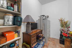 Misc room featuring baseboards