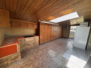 extra room off kitchen