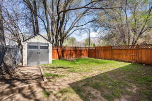 Photo 5 of 486  13TH ST