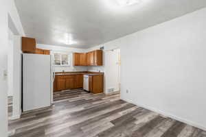 Photo 7 of 486  13TH ST
