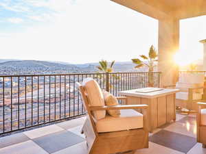 Balcony featuring a mountain view