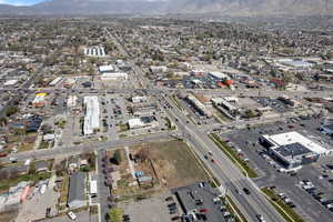 Aerial view with a mountain view