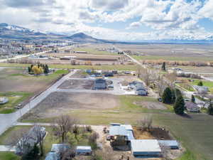 Drone / aerial view featuring a mountain view