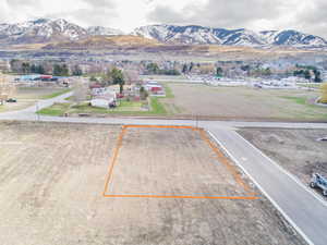 Aerial view with a mountain view