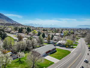 Bird's eye view featuring a mountain view and a residential view