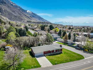 Bird's eye view with a residential view and a mountain view