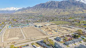 Bird's eye view with a mountain view