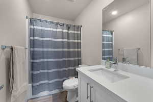 Full hall bathroom