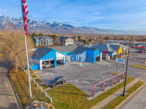 Aerial view with a mountain view