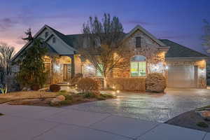 Photo 3 of 932 E KASEYS CIR